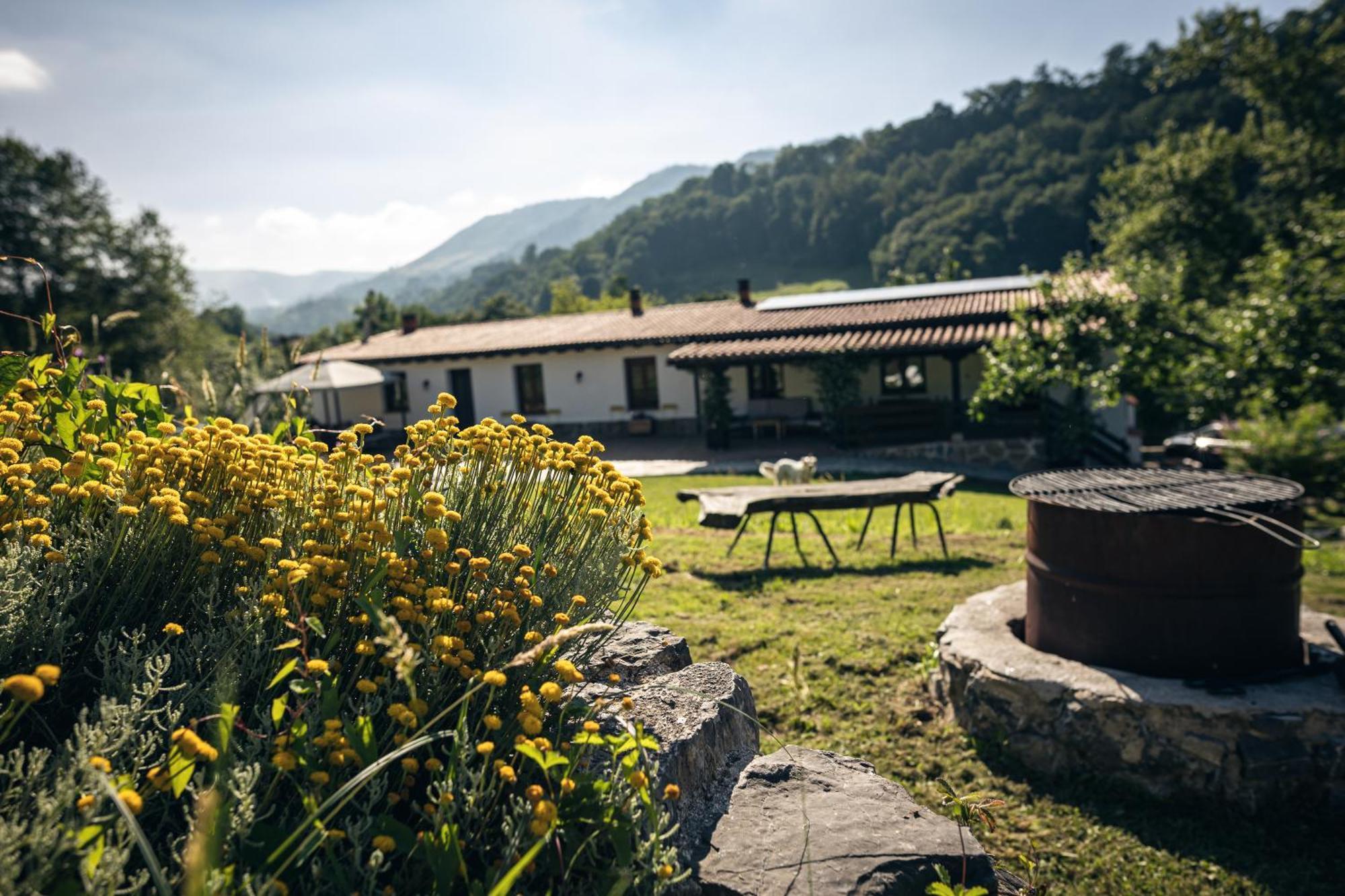 Finca La Naguada Casa Rural En Asturias Beloncio Екстериор снимка